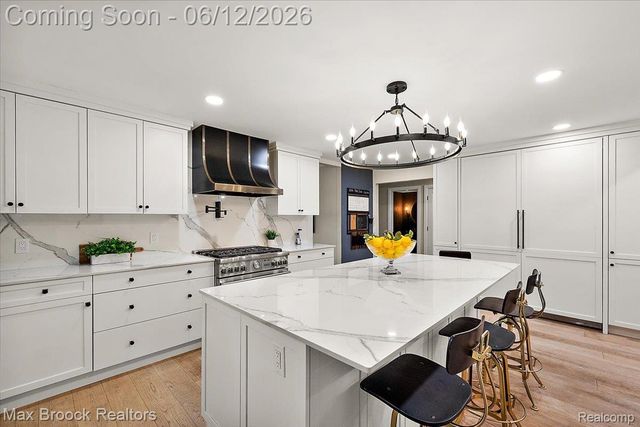 2999 Bloomfield Park Drive, West Bloomfield Charter Township, MI 48323