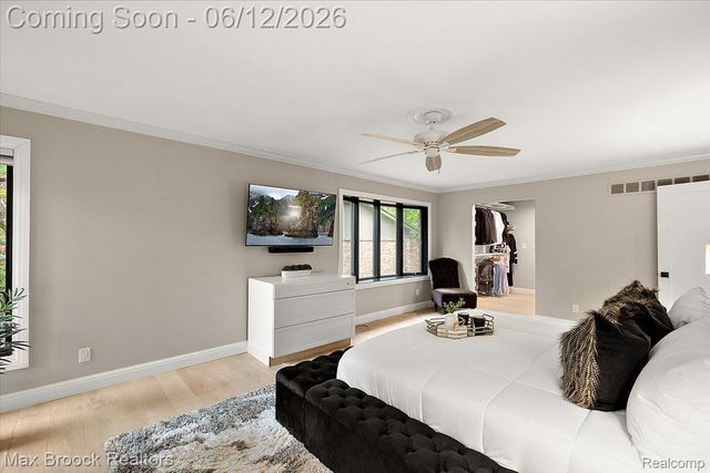 2999 Bloomfield Park Drive, West Bloomfield Charter Township, MI 48323