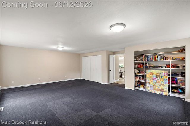 2999 Bloomfield Park Drive, West Bloomfield Charter Township, MI 48323