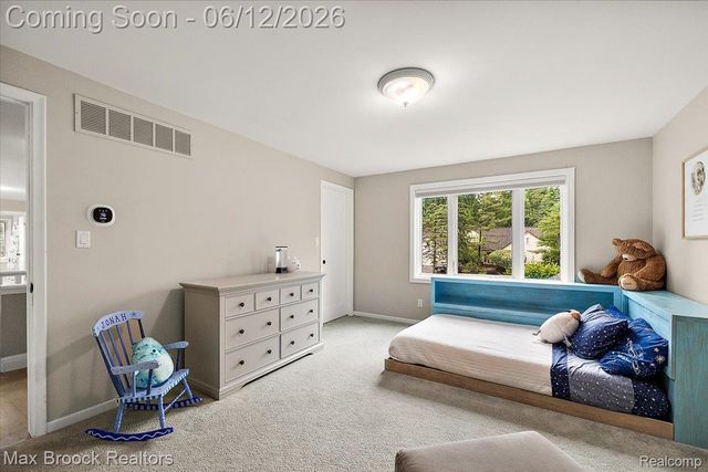 2999 Bloomfield Park Drive, West Bloomfield Charter Township, MI 48323