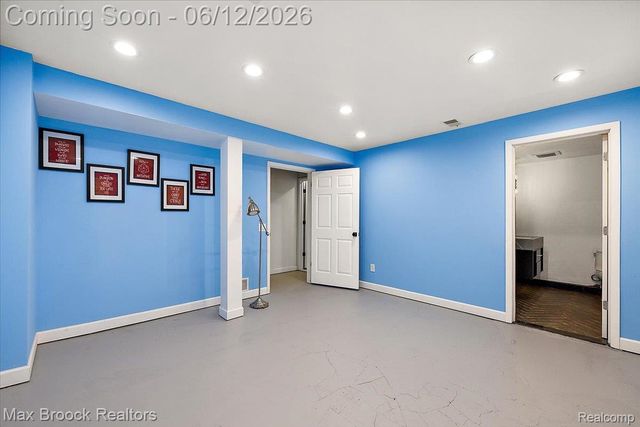 2999 Bloomfield Park Drive, West Bloomfield Charter Township, MI 48323