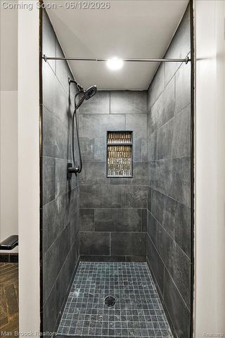2999 Bloomfield Park Drive, West Bloomfield Charter Township, MI 48323