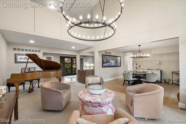 2999 Bloomfield Park Drive, West Bloomfield Charter Township, MI 48323