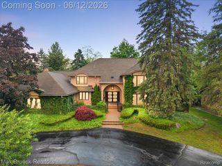 2999 Bloomfield Park Drive, West Bloomfield Charter Township, MI 48323