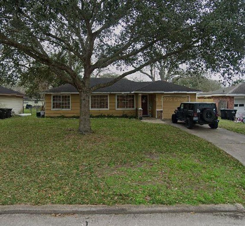 755 Dezso Drive, Alvin, TX 77511