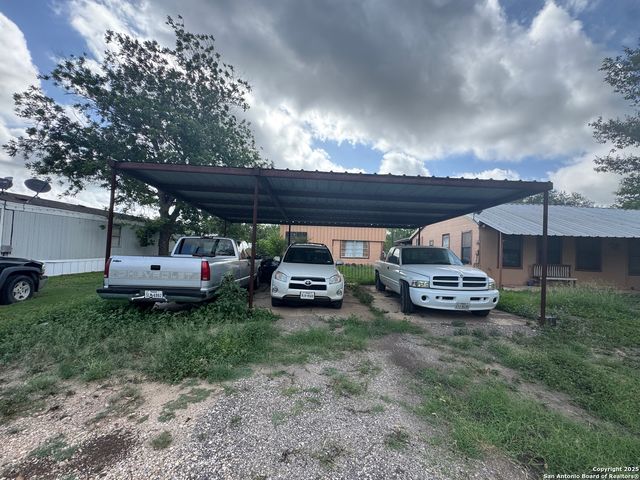 2109 Castro, Hondo, TX 78861