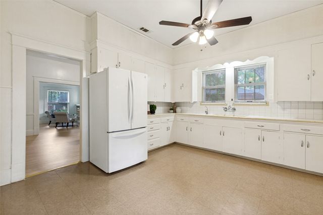 416 S 11th Street, Garland, TX 75040