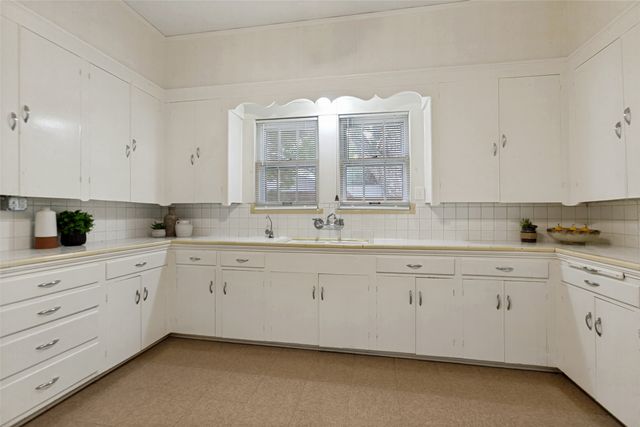416 S 11th Street, Garland, TX 75040