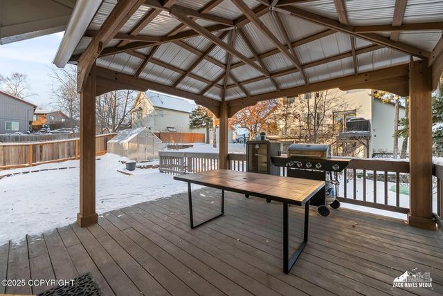 5767 Cobbler Drive, Anchorage, AK 99502