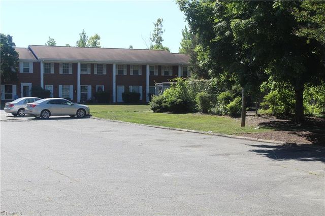 1315 Meadowview Road E, Greensboro, NC 27403