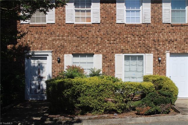 1315 Meadowview Road E, Greensboro, NC 27403