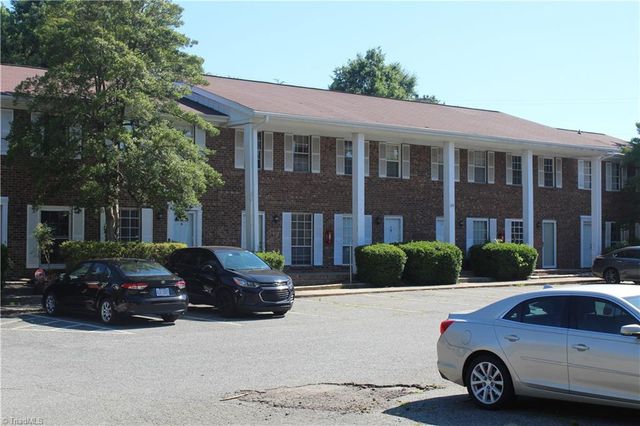 1315 Meadowview Road E, Greensboro, NC 27403