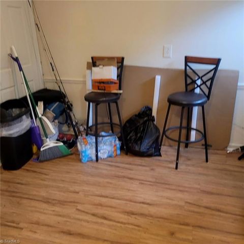 1315 Meadowview Road E, Greensboro, NC 27403