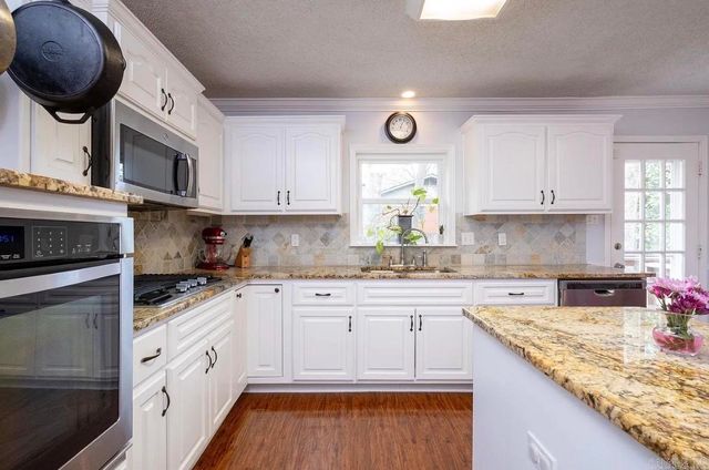 2 Highwood Drive, Little Rock, AR 72205
