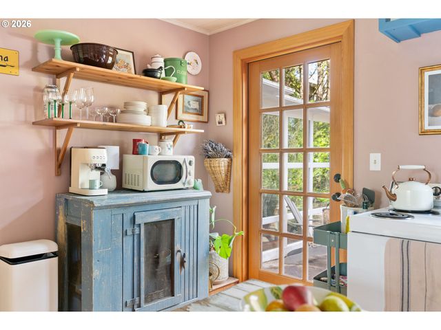 1615 Sw CANBY St, Portland, OR 97219