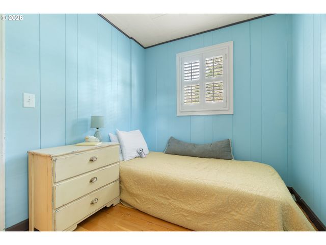 1615 Sw CANBY St, Portland, OR 97219