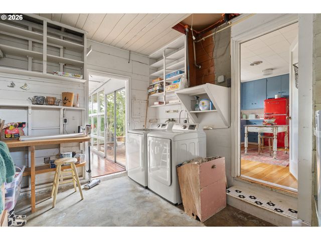 1615 Sw CANBY St, Portland, OR 97219