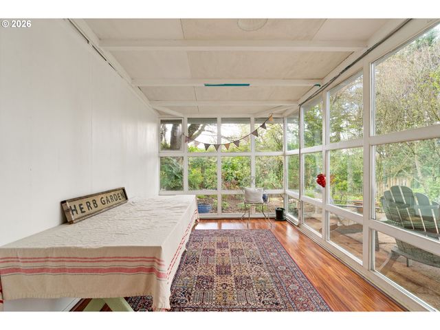 1615 Sw CANBY St, Portland, OR 97219