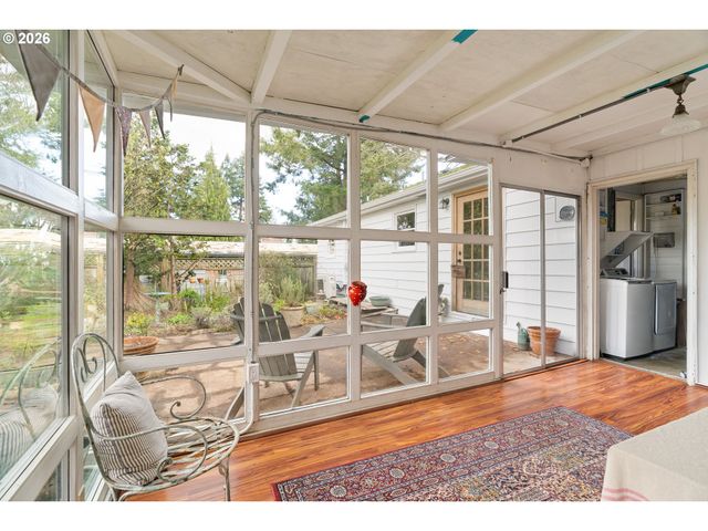 1615 Sw CANBY St, Portland, OR 97219