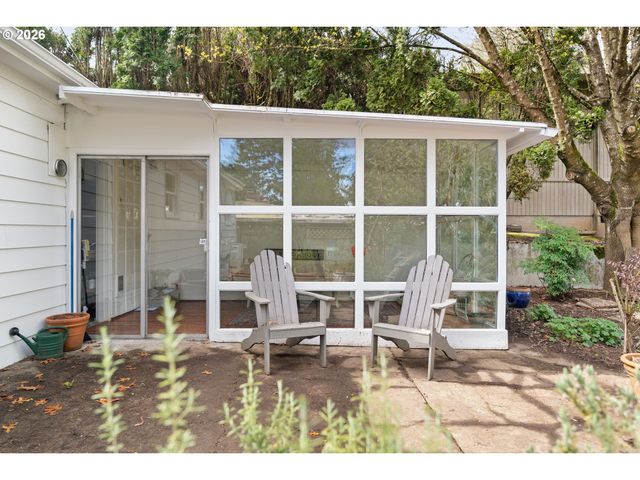 1615 Sw CANBY St, Portland, OR 97219