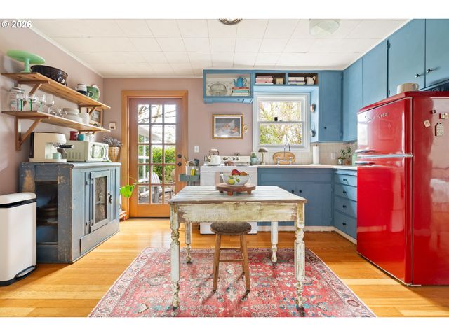1615 Sw CANBY St, Portland, OR 97219