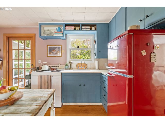 1615 Sw CANBY St, Portland, OR 97219