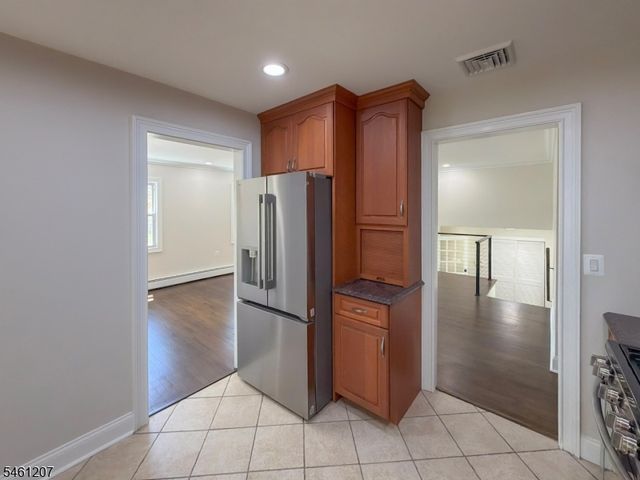 8 Woodland Dr, Washington Twp., NJ 07853