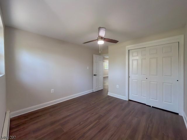 8 Woodland Dr, Washington Twp., NJ 07853