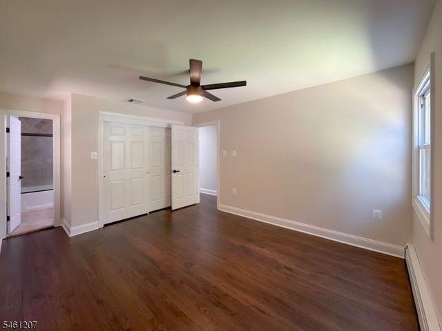 8 Woodland Dr, Washington Twp., NJ 07853