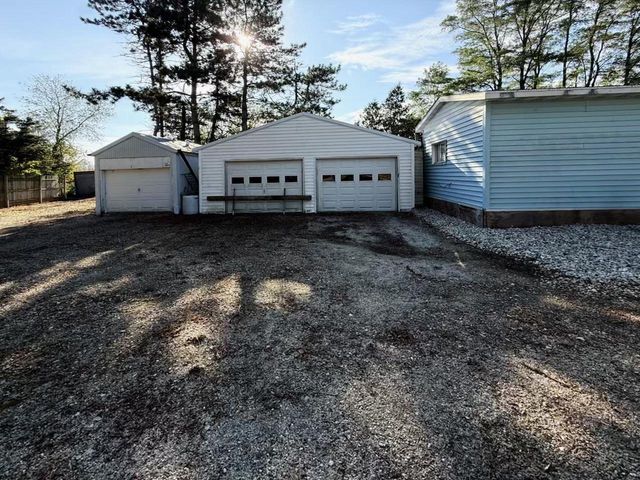 18520 CTH R, Denmark, WI 54208