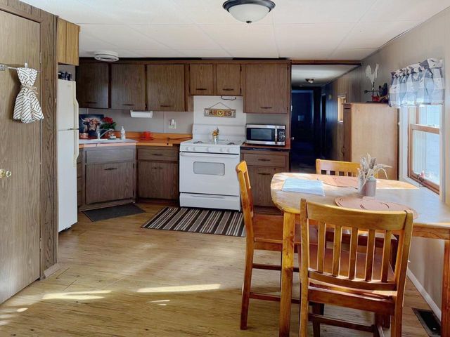 18520 CTH R, Denmark, WI 54208