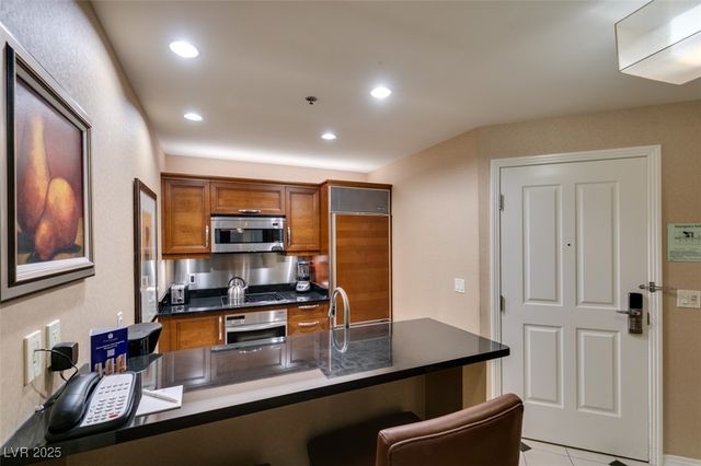 145 HARMON Avenue 1521, Las Vegas, NV 89109