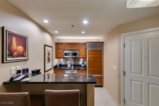 145 HARMON Avenue 1521, Las Vegas, NV 89109