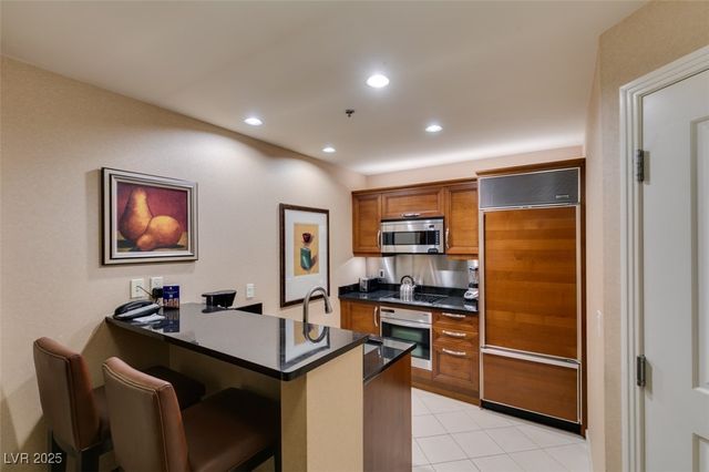 145 HARMON Avenue 1521, Las Vegas, NV 89109