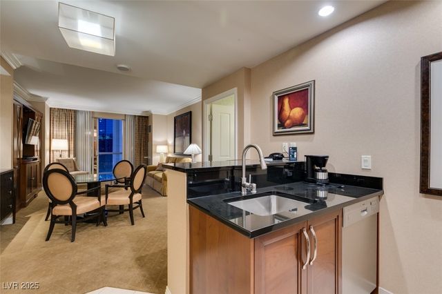 145 HARMON Avenue 1521, Las Vegas, NV 89109