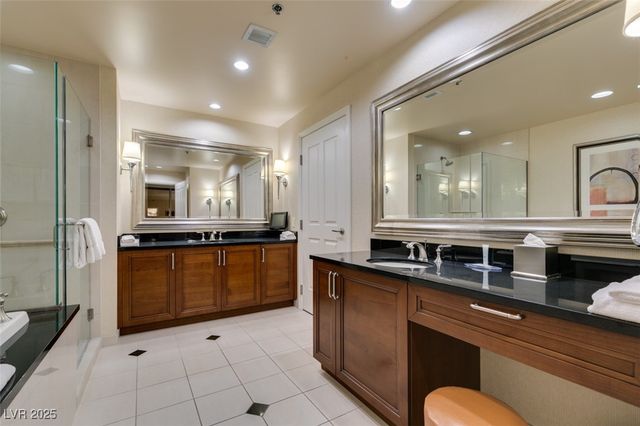 145 HARMON Avenue 1521, Las Vegas, NV 89109