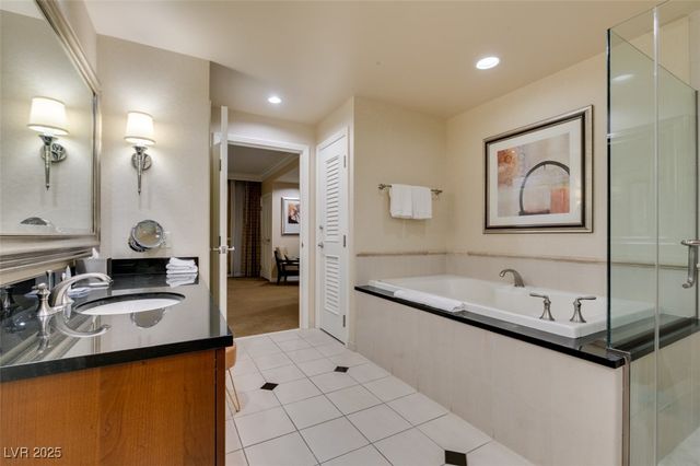 145 HARMON Avenue 1521, Las Vegas, NV 89109