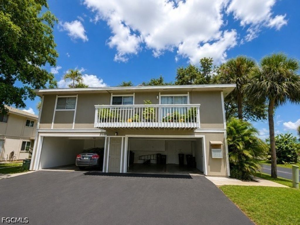 3257 Royal Canadian TRCE 2, Fort Myers, FL 33907