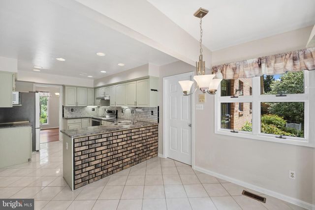 7426 OAKCREST LN, Clarksville, MD 21029
