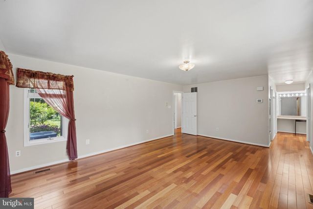 7426 OAKCREST LN, Clarksville, MD 21029