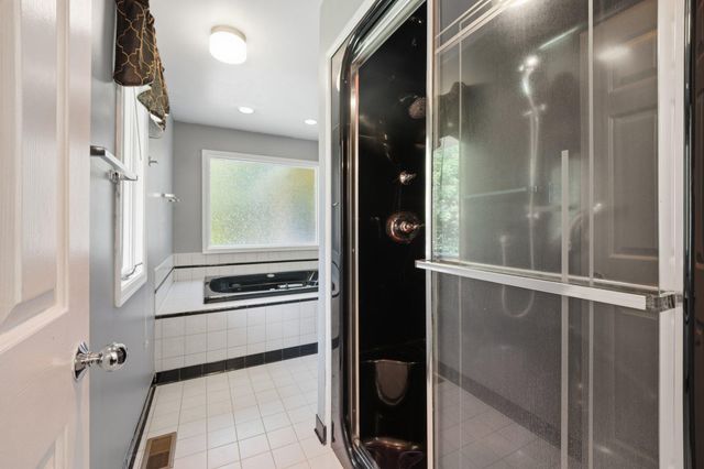 7426 OAKCREST LN, Clarksville, MD 21029