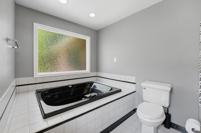 7426 OAKCREST LN, Clarksville, MD 21029