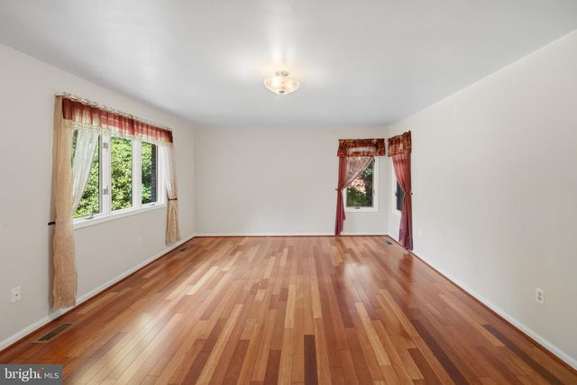 7426 OAKCREST LN, Clarksville, MD 21029