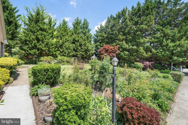 7426 OAKCREST LN, Clarksville, MD 21029