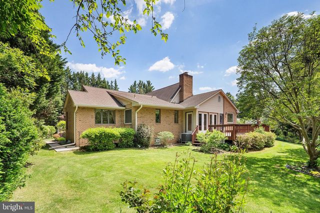 7426 OAKCREST LN, Clarksville, MD 21029
