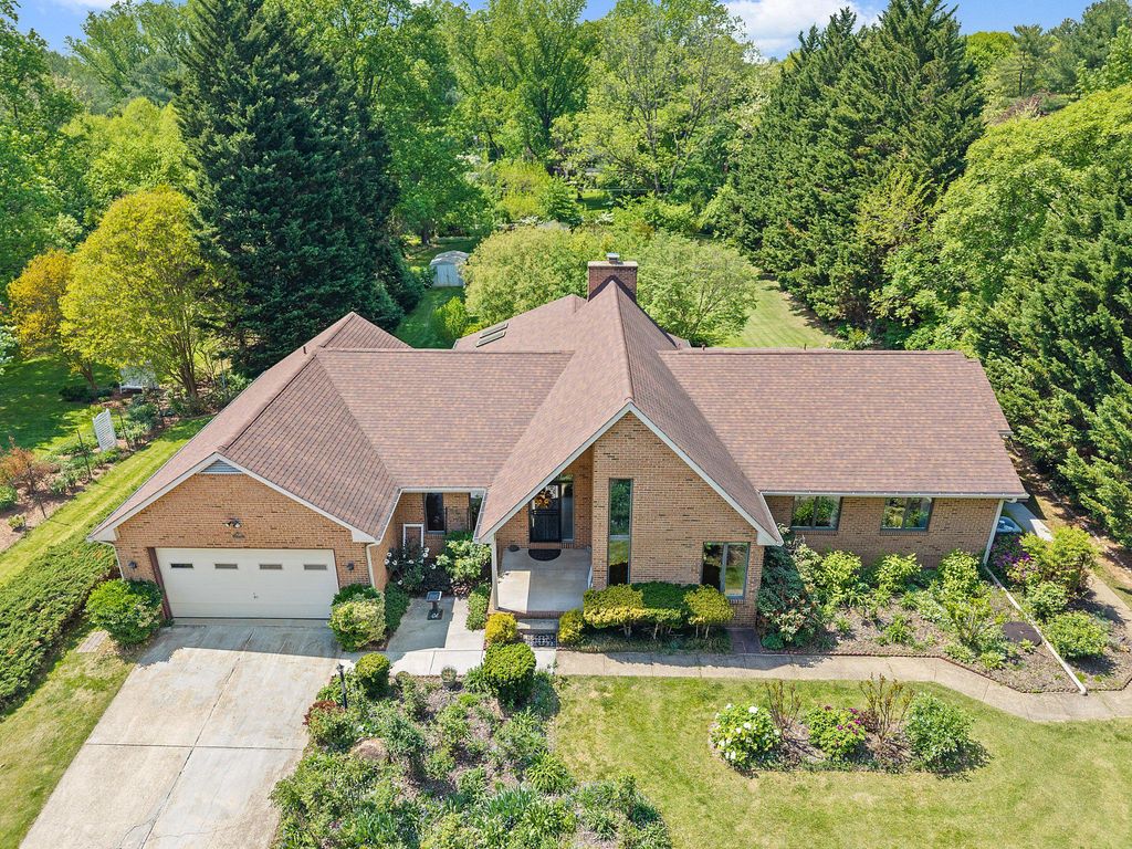 7426 OAKCREST LN, Clarksville, MD 21029