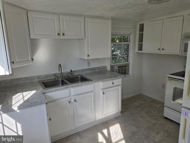 5335 GERMAIN ST, Stephens City, VA 22655