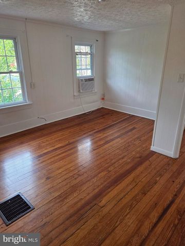 5335 GERMAIN ST, Stephens City, VA 22655