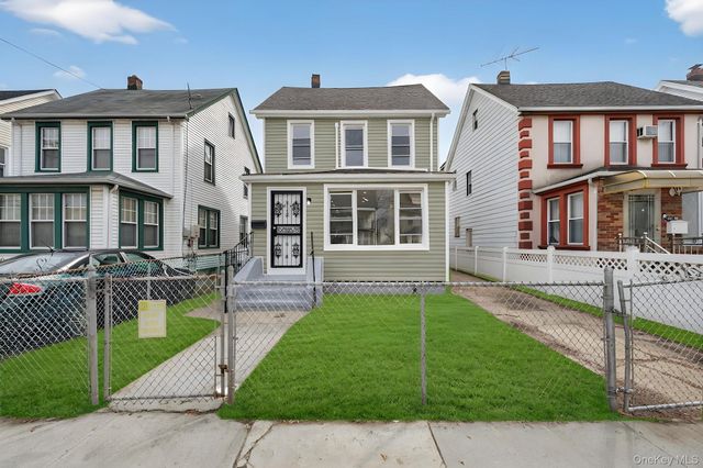 19450 Murdock Avenue, Saint Albans, NY 11412