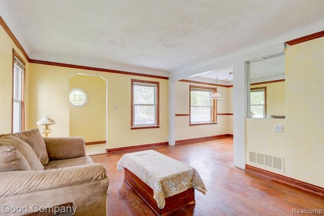 1355 Harvard Road, Berkley, MI 48072